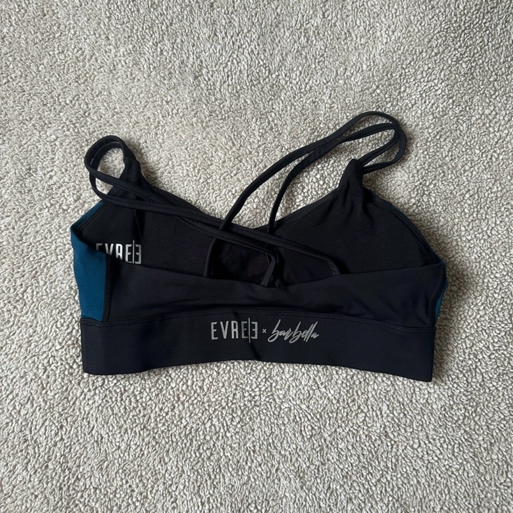 Evree x Barbella Workout Set - Picture 7 of 8